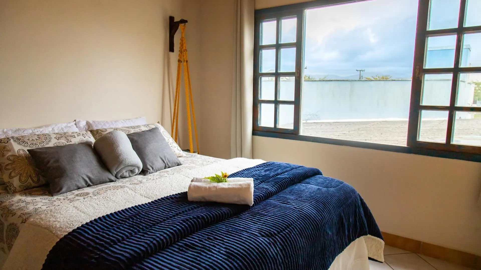 Apartment 1,5Km Br 101 - 700M Praia- Aptos Equipados E Exclusivos - Com Terraco Ou Varanda - Por Do Sol - Wi-Fi 600Mg - Praia Itapiruba Imbituba